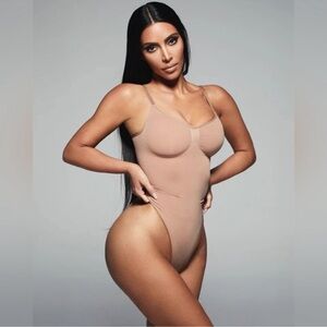 SKIMS SEAMLESS SCULPT BRIEF BODYSUIT SIENNA MULTIPLE SIZES: SMALL, S/M